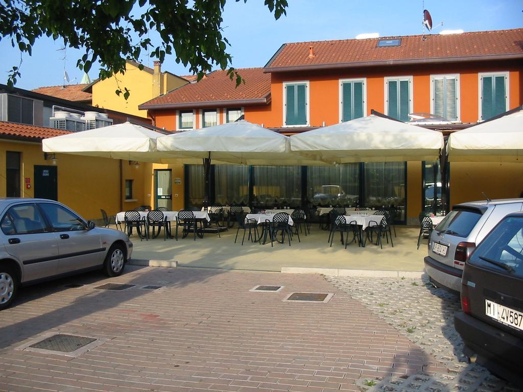 Hotel Ristorante Morus Burago di Molgora Dış mekan fotoğraf